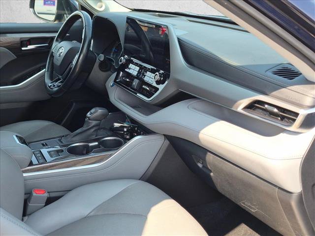 Used 2021 Toyota Highlander Platinum AWD/4WD image 26