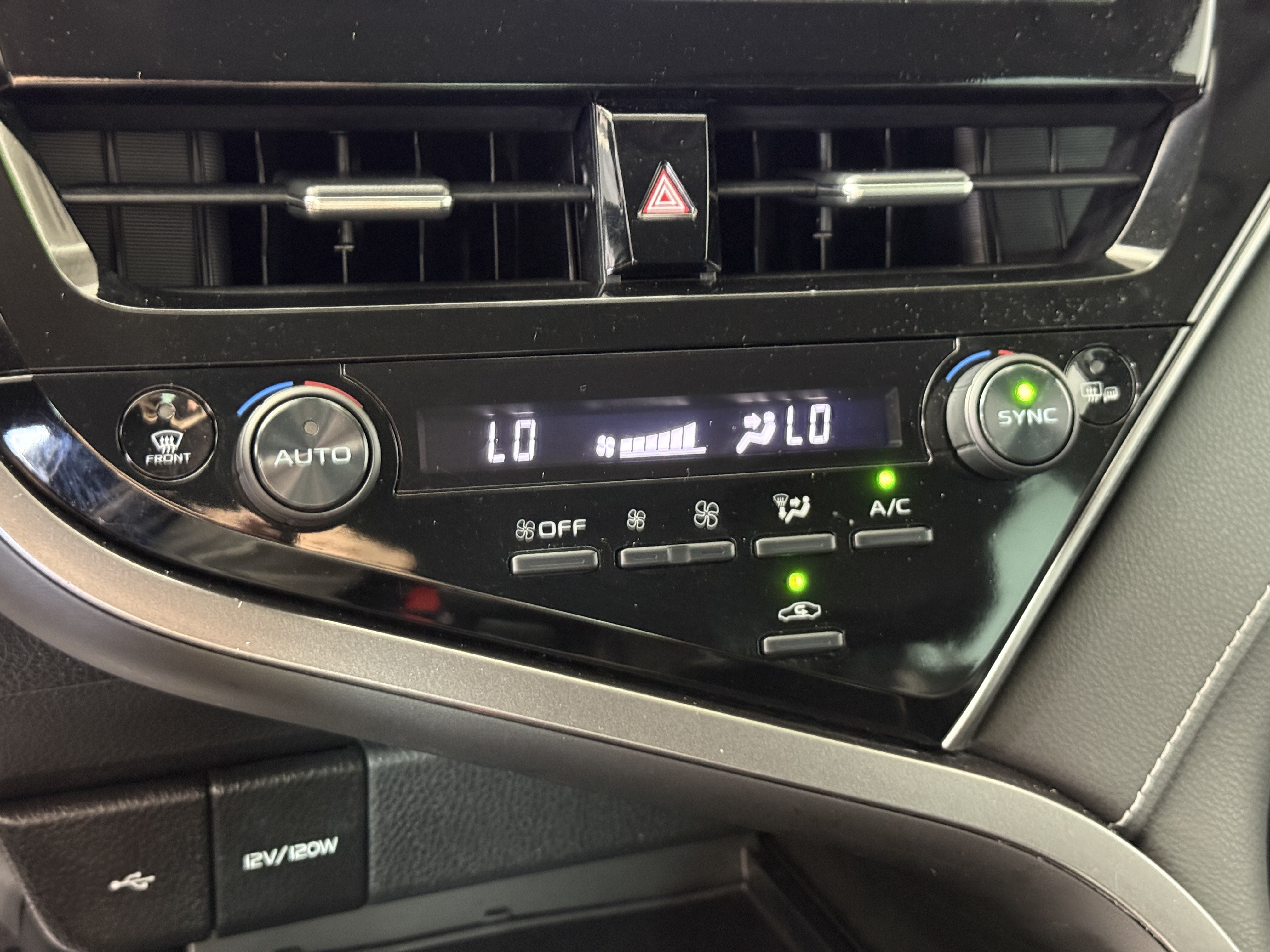 Used 2023 Toyota Camry SE FWD image 19