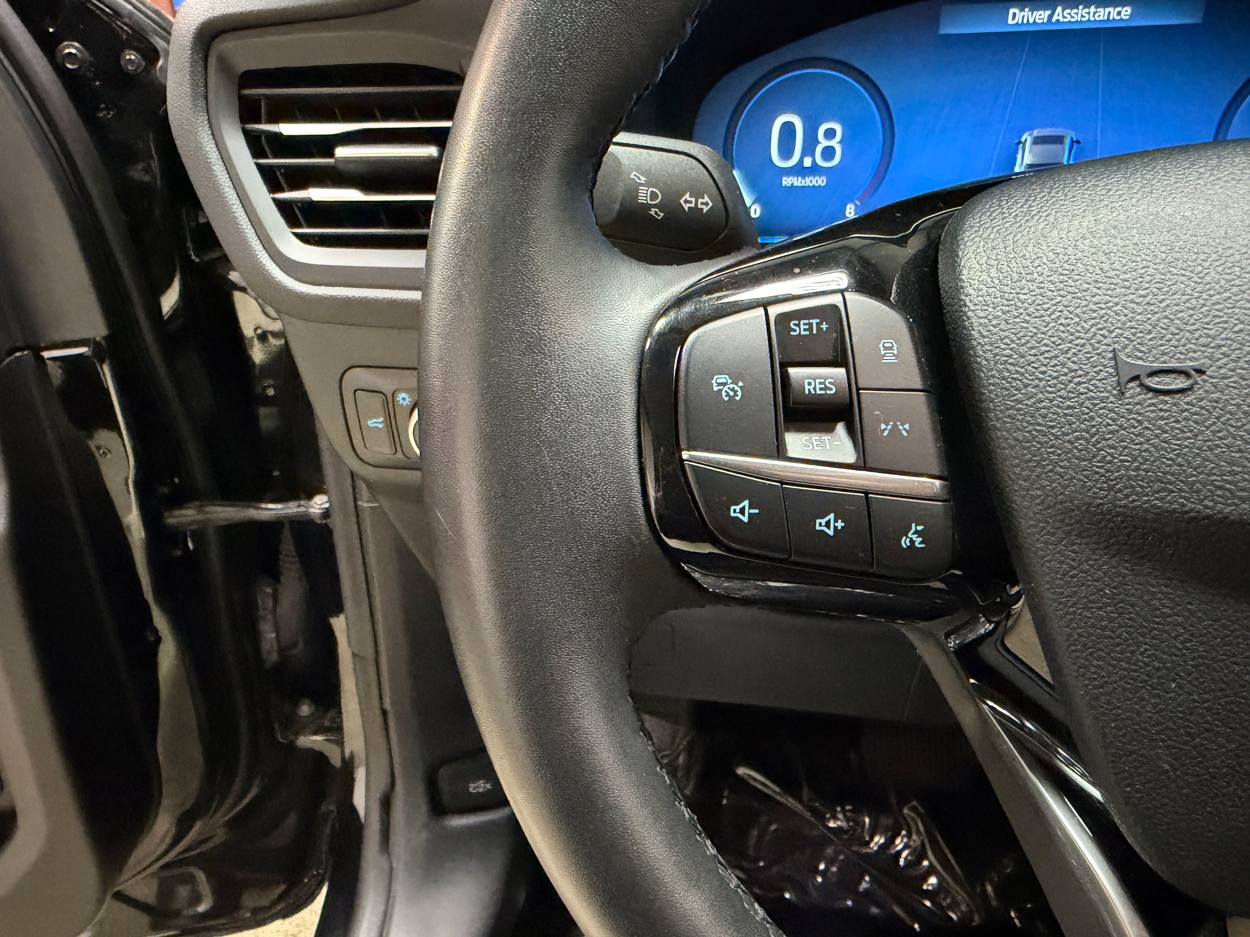 Certified 2024 Ford Escape Platinum AWD/4WD image 17