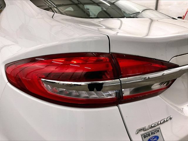Certified 2018 Ford Fusion SE FWD image 28