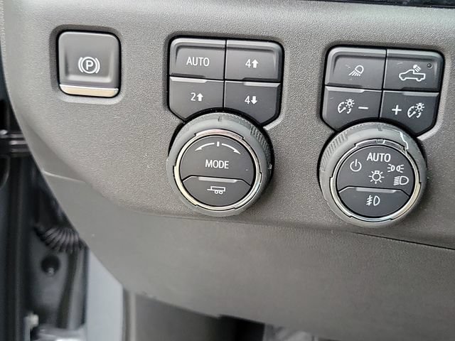 Used 2025 Chevrolet Silverado 1500 LTZ AWD/4WD image 12