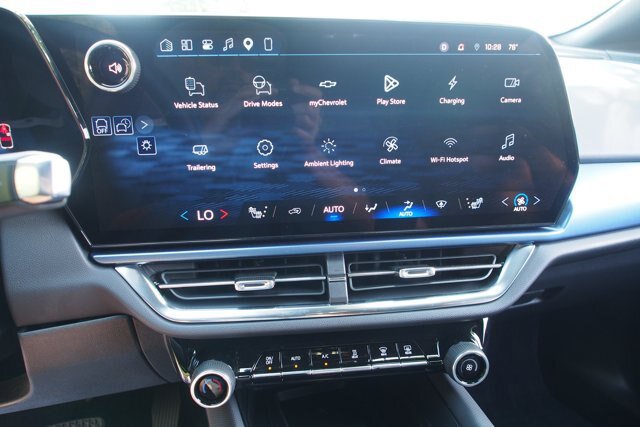 Used 2026 Chevrolet Equinox EV LT FWD image 25