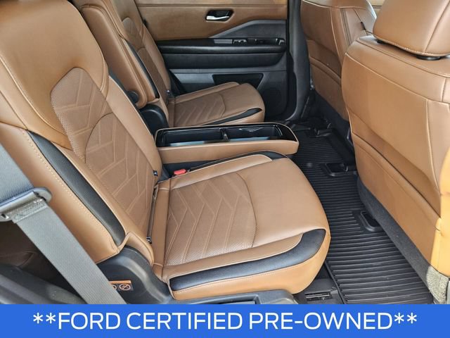 Used 2024 Nissan Pathfinder Platinum FWD image 14