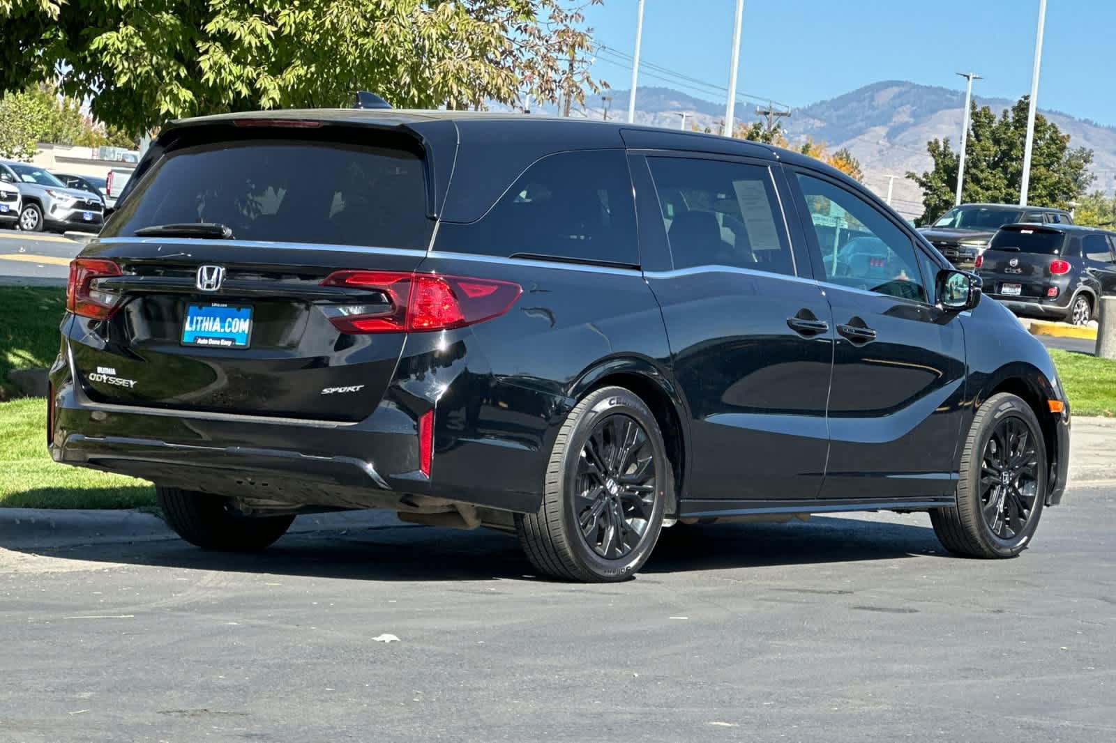 Used 2025 Honda Odyssey Sport-L image 2