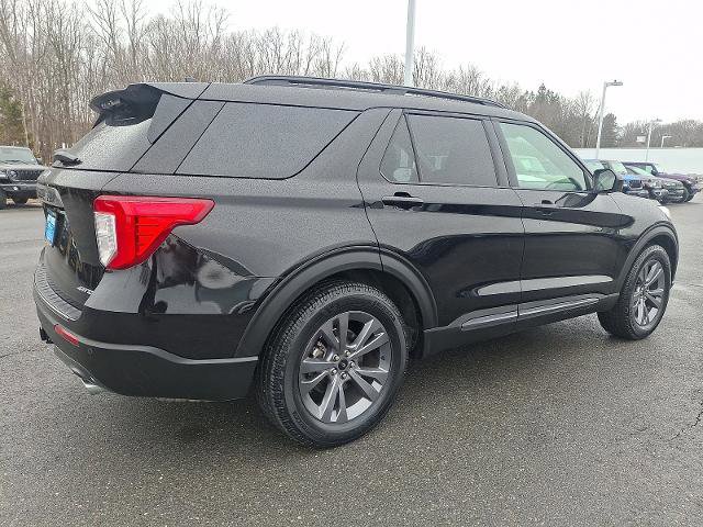 Certified 2022 Ford Explorer XLT w/ Equipment Group 202A image 4