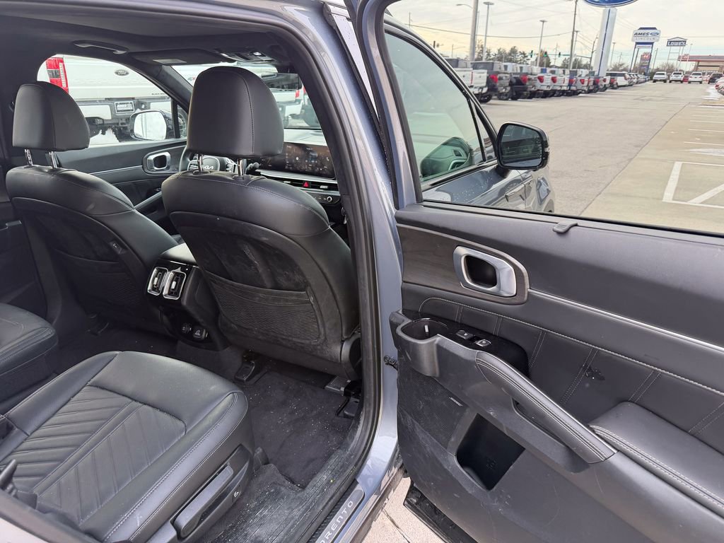Used 2024 Kia Sorento SX Prestige image 19