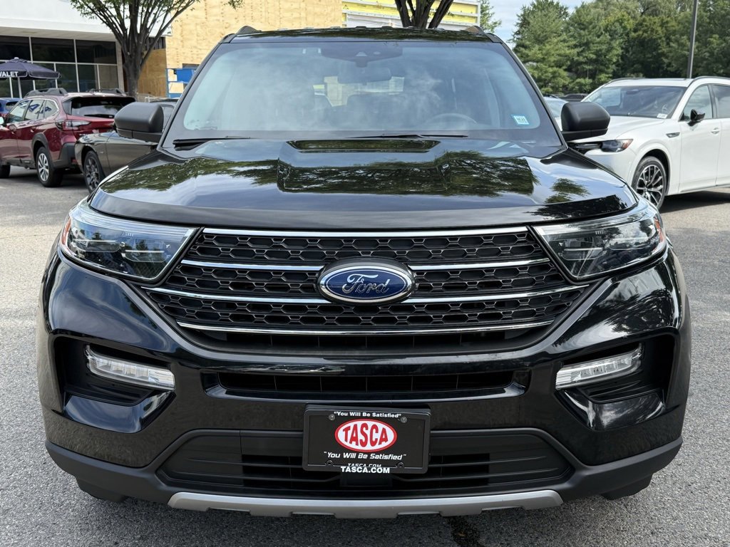 Certified 2022 Ford Explorer XLT w/ Equipment Group 202A image 9