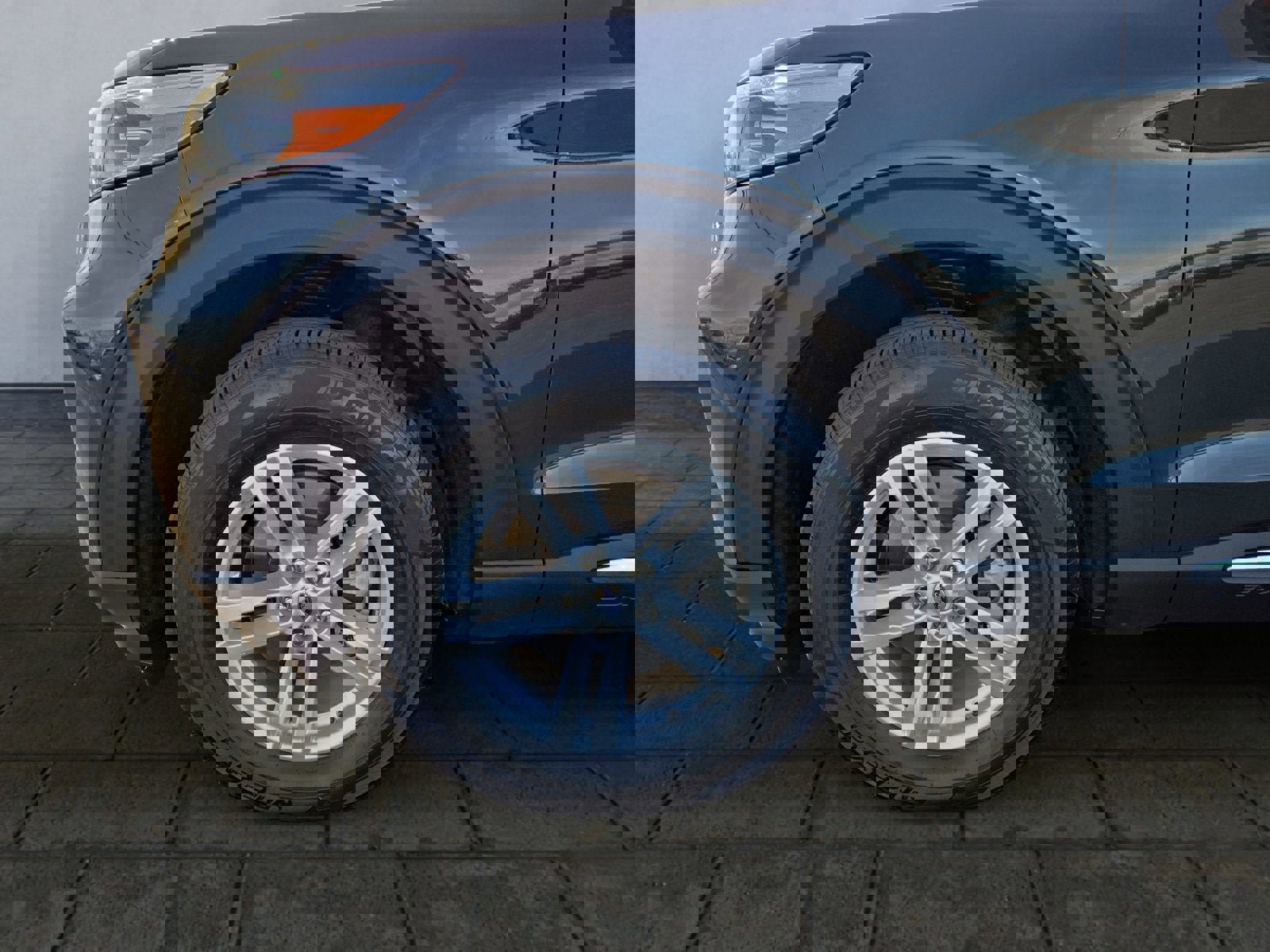 Certified 2023 Ford Explorer XLT w/ Equipment Group 202A image 26