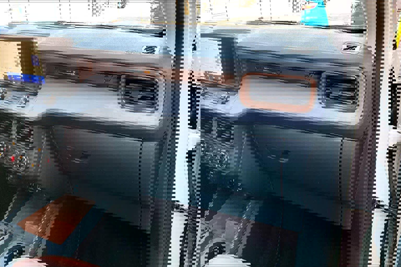 Certified 2024 Ford Maverick Lariat image 19