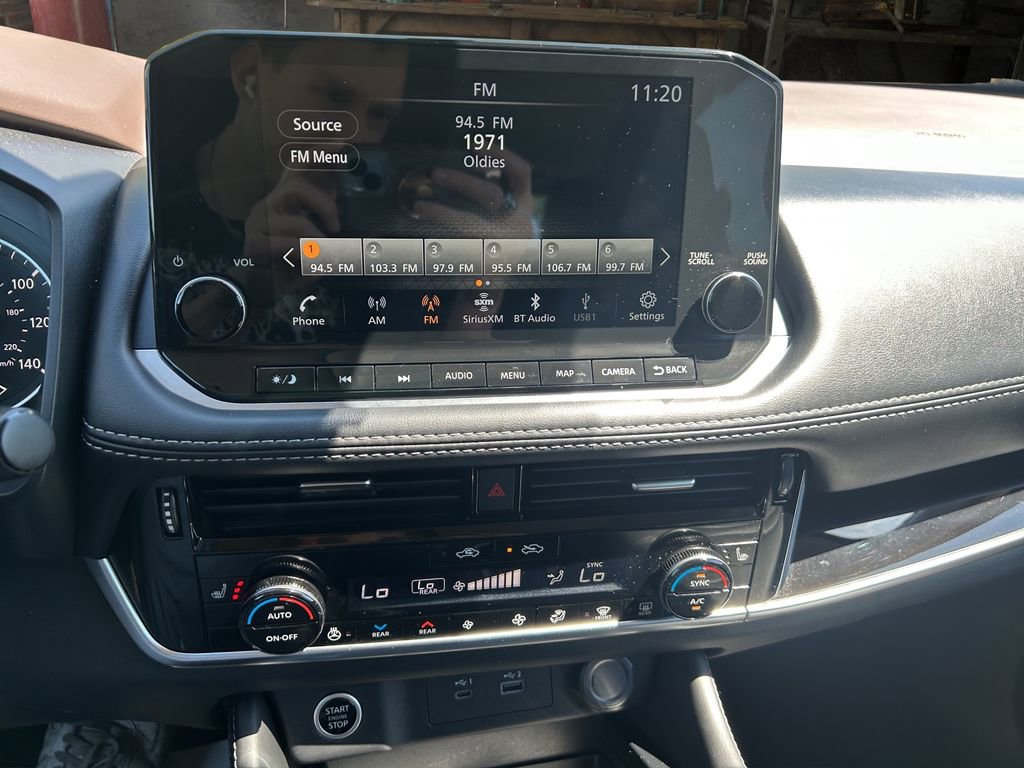Used 2023 Nissan Rogue SL w/ SL Premium Package FWD image 24
