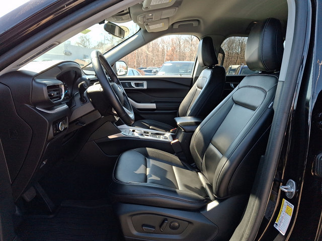 Certified 2023 Ford Explorer XLT w/ Equipment Group 202A image 16