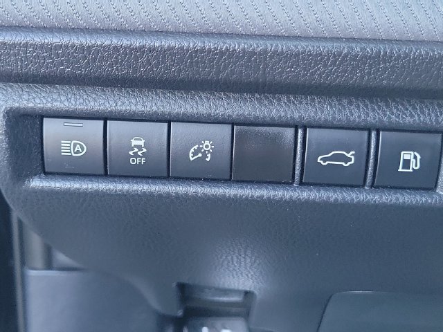 Used 2025 Toyota Camry SE FWD image 15