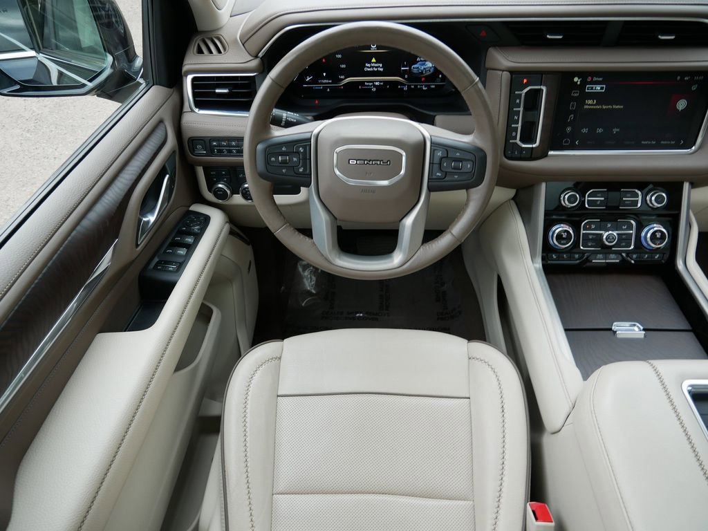 Used 2022 GMC Yukon XL Denali AWD/4WD image 12