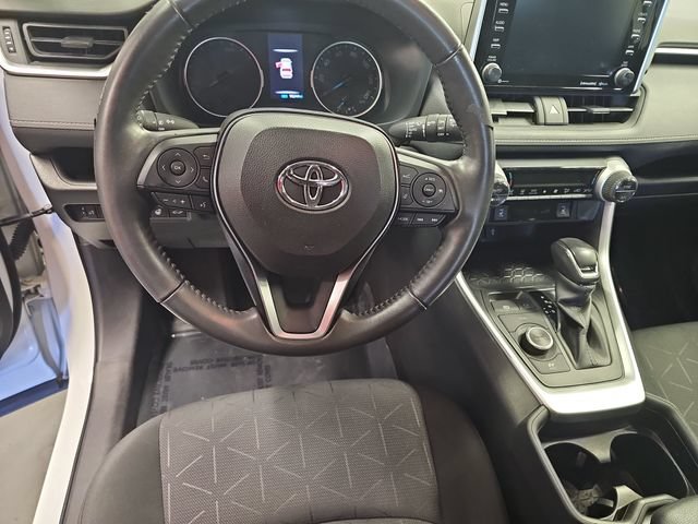 Used 2020 Toyota RAV4 XLE w/ Convenience Package AWD/4WD image 16