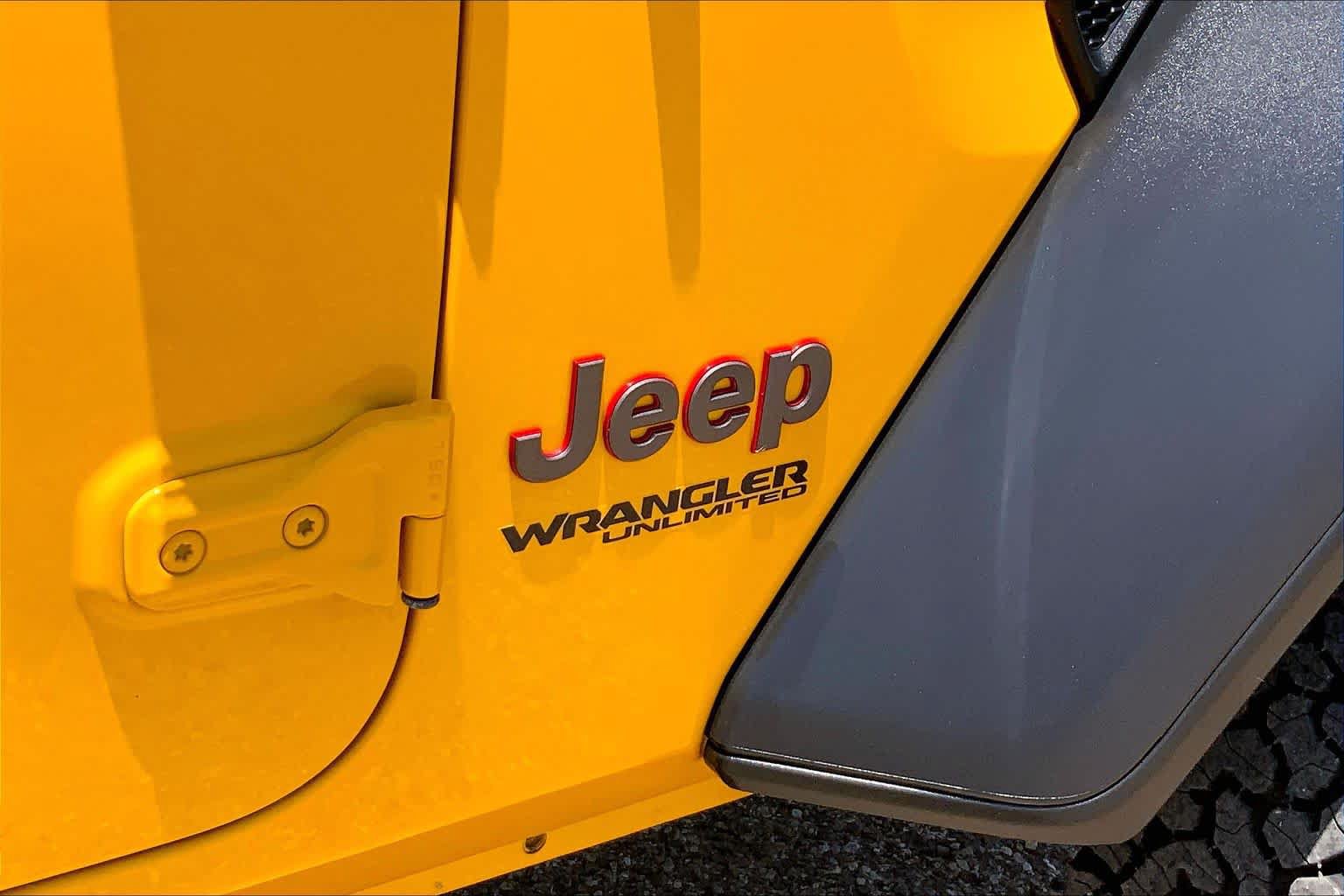 Used 2021 Jeep Wrangler Unlimited Rubicon w/ Cold Weather Group AWD/4WD image 10