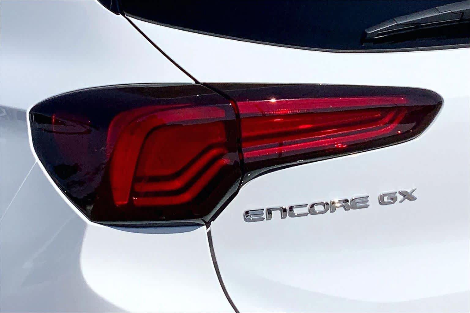 Used 2025 Buick Encore GX Sport Touring w/ Advanced Technology Package FWD image 27