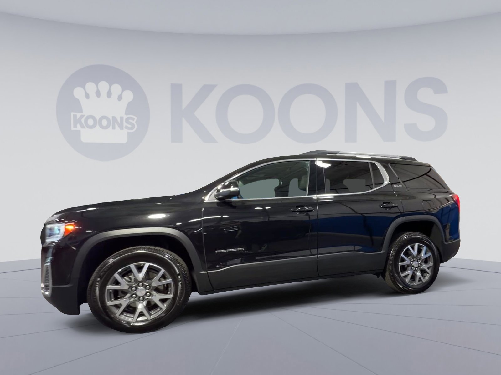 Used 2023 GMC Acadia SLE w/ Driver Convenience Package AWD/4WD image 3