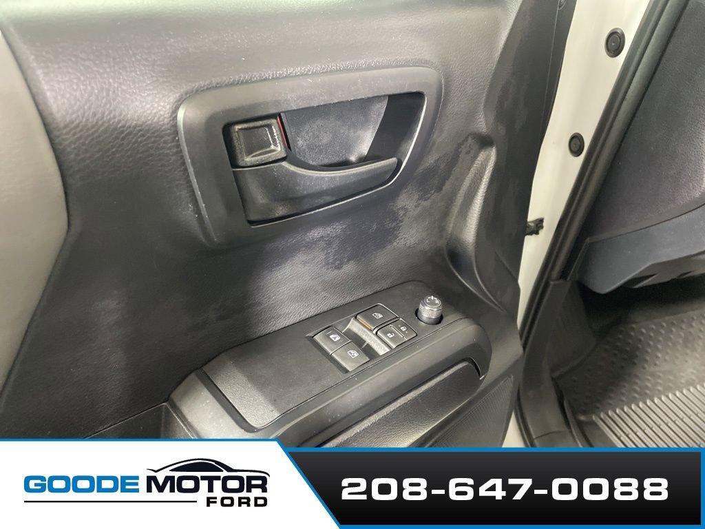 Used 2019 Toyota Tacoma SR w/ SX Package AWD/4WD image 10