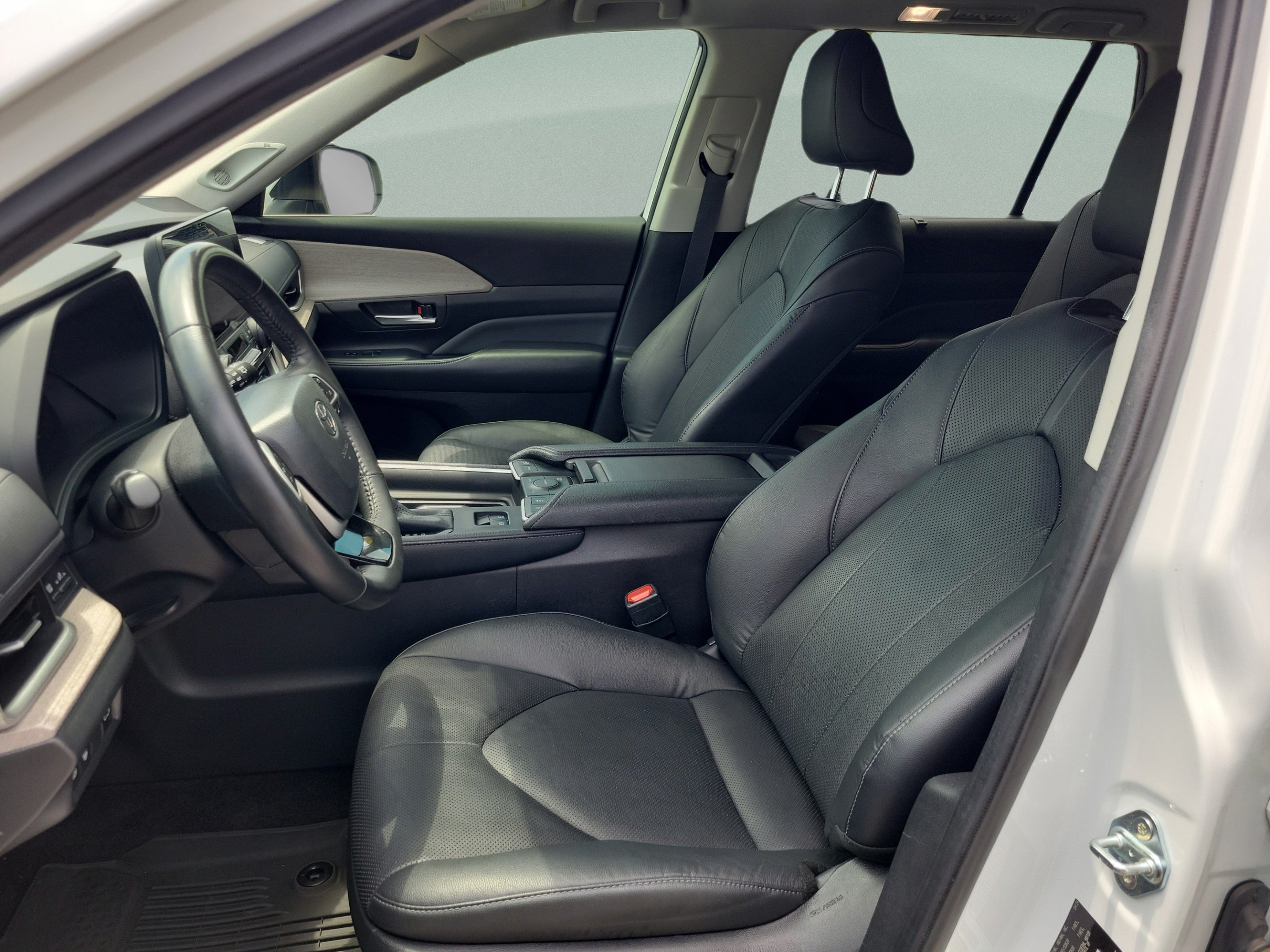 Used 2024 Toyota Grand Highlander AWD image 17