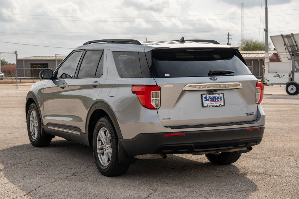 Certified 2023 Ford Explorer XLT RWD image 6