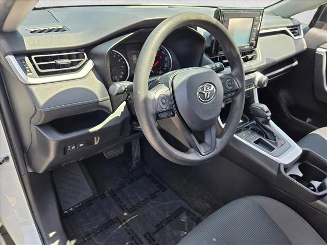 Used 2021 Toyota RAV4 LE FWD image 10