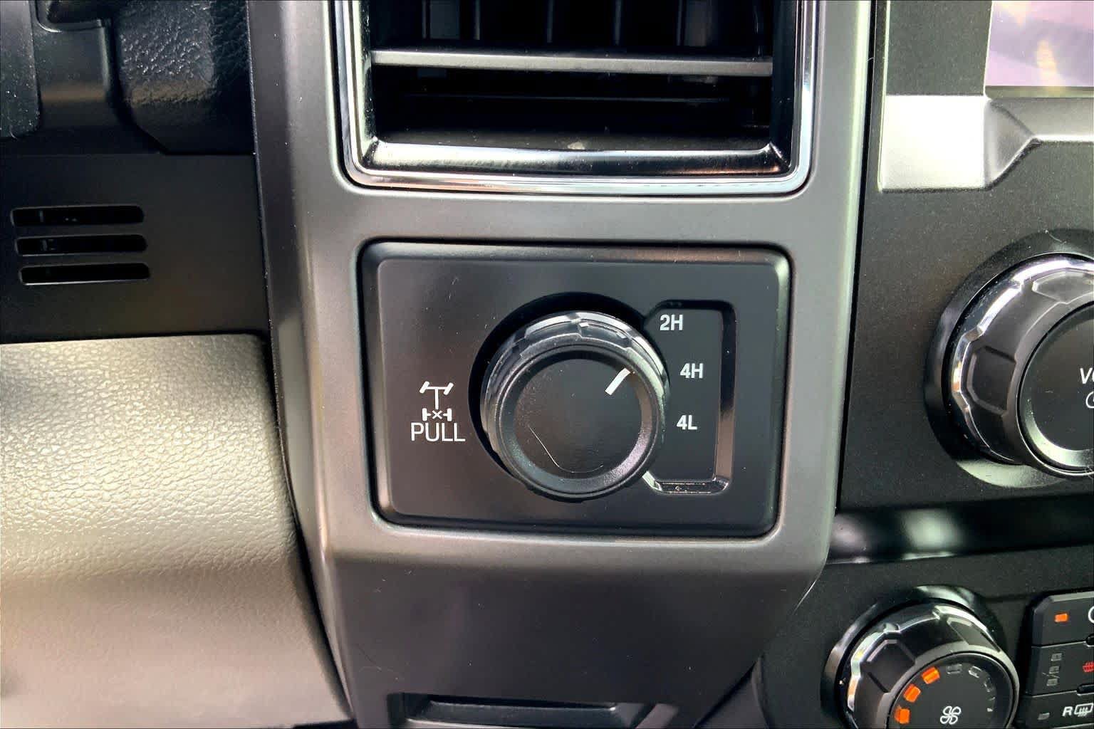 Certified 2019 Ford F150 XLT w/ Equipment Group 302A Luxury AWD/4WD image 31