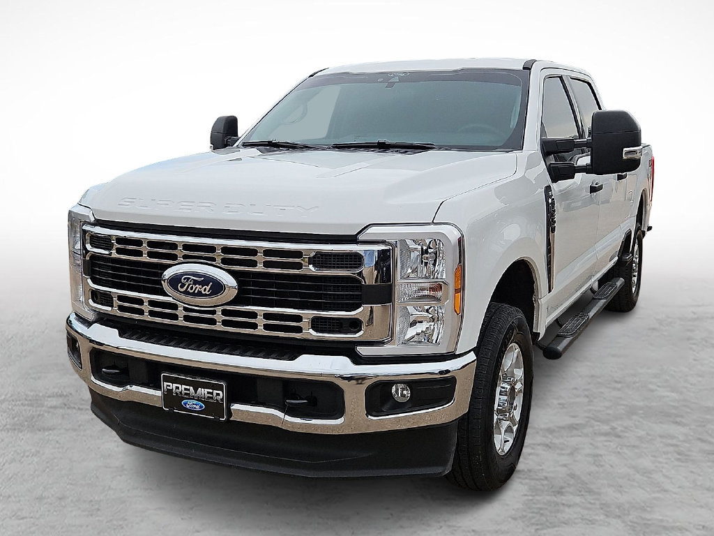 Certified 2025 Ford F250 XLT w/ FX4 Off-Road Package AWD/4WD image 4