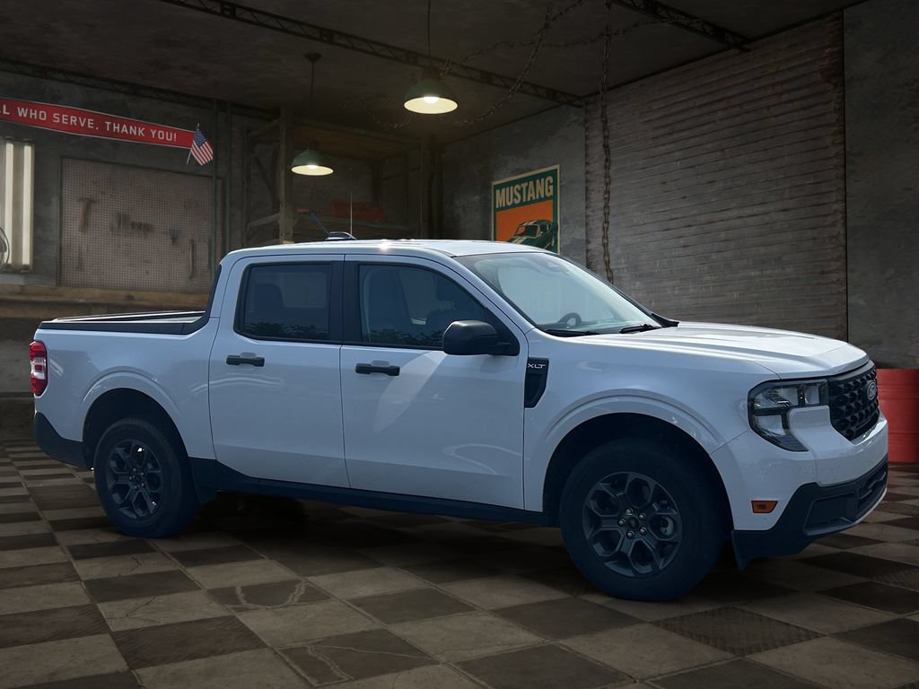 Certified 2025 Ford Maverick XLT FWD image 2
