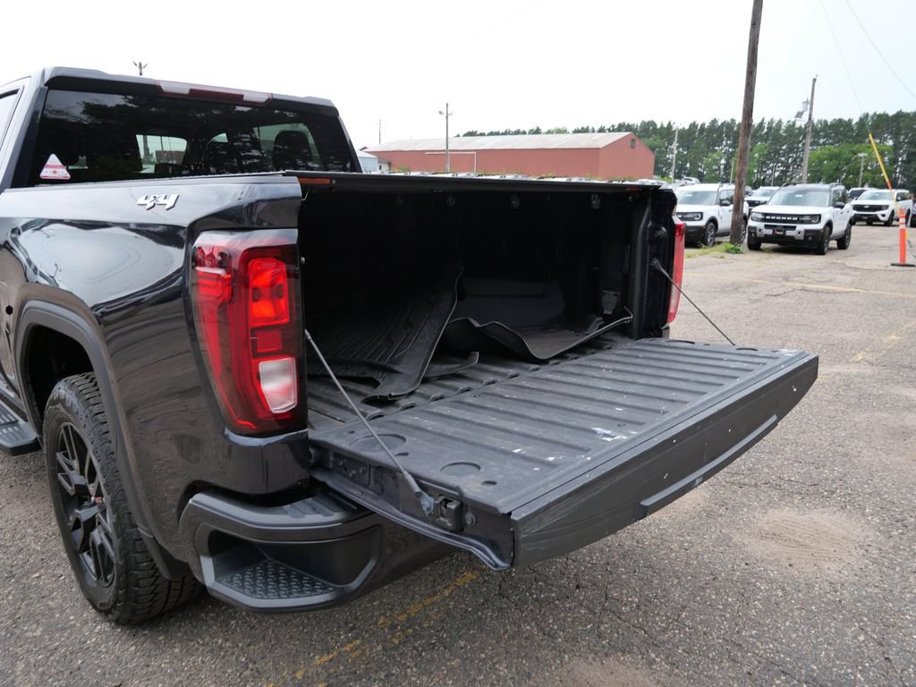 Used 2022 GMC Sierra 1500 Elevation w/ LPO, Elevation Black Package AWD/4WD image 9