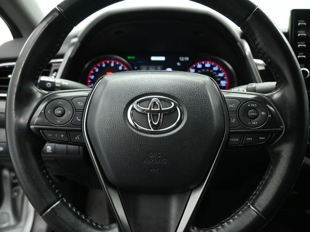 Used 2022 Toyota Camry XSE image 27