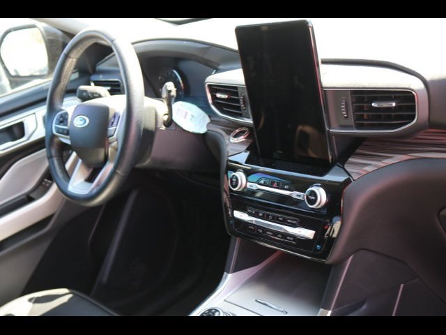 Certified 2022 Ford Explorer Limited w/ Limited Technology Package AWD/4WD image 6