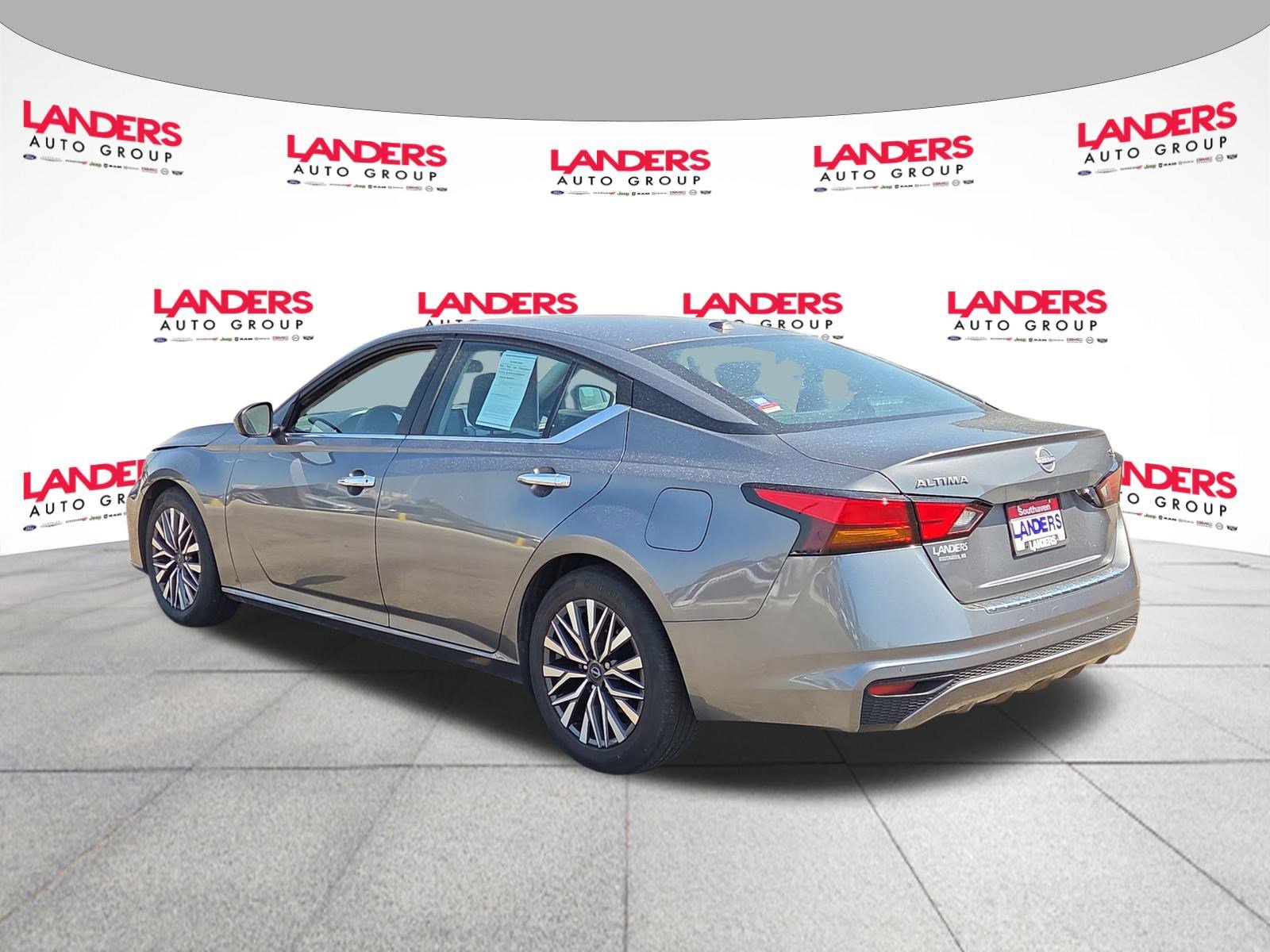 Used 2023 Nissan Altima 2.5 SV FWD image 5