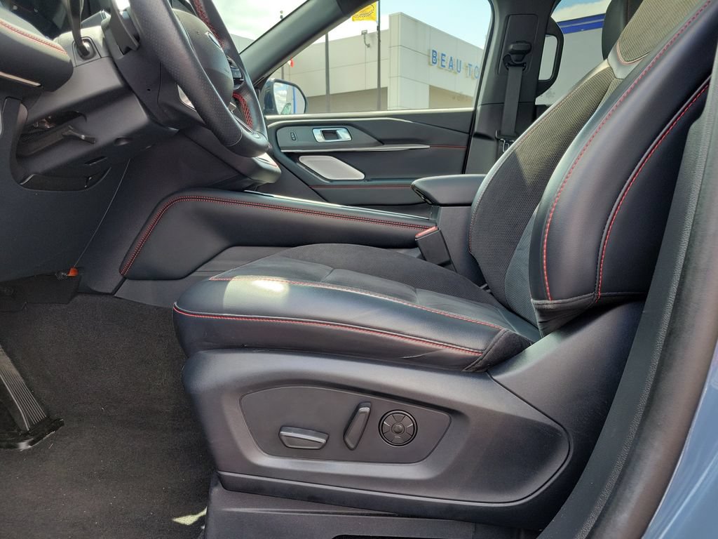 Certified 2025 Ford Explorer ST w/ Sun And Sound Package AWD/4WD image 19