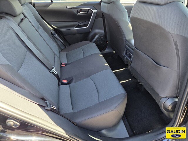 Used 2025 Toyota RAV4 XLE AWD/4WD image 15