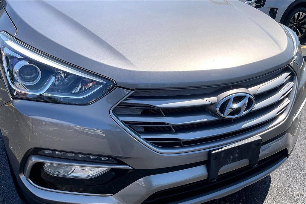 Used 2017 Hyundai Santa Fe Sport FWD image 30