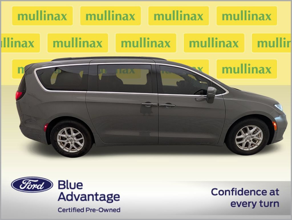 Used 2022 Chrysler Pacifica Touring-L FWD video 2