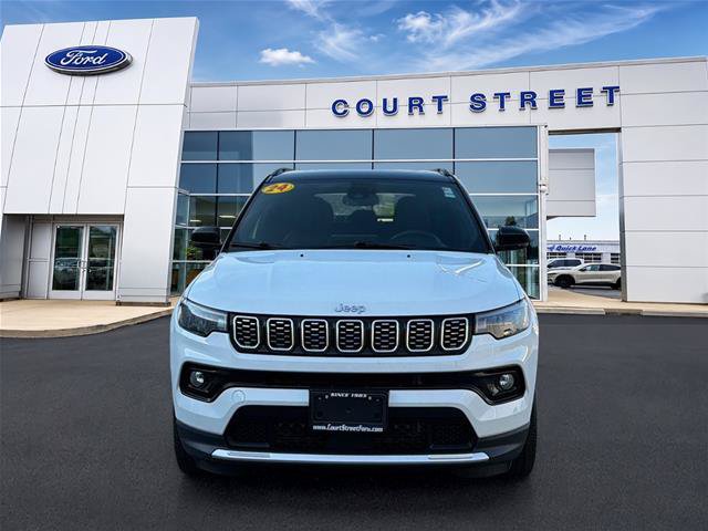 Used 2024 Jeep Compass Limited AWD/4WD image 2