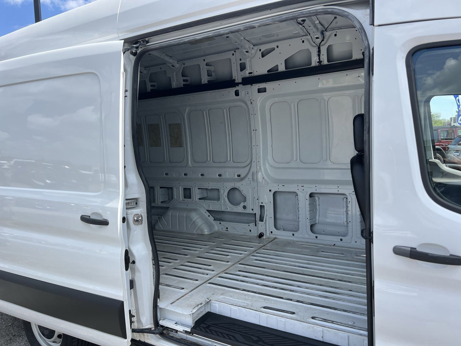 Certified 2024 Ford Transit 250 148 High Roof Extended RWD image 30