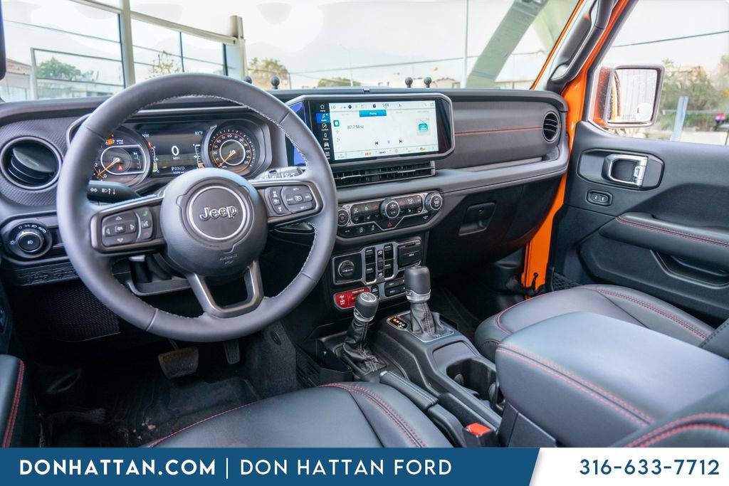 Used 2025 Jeep Wrangler Unlimited Rubicon w/ Convenience Group AWD/4WD image 25