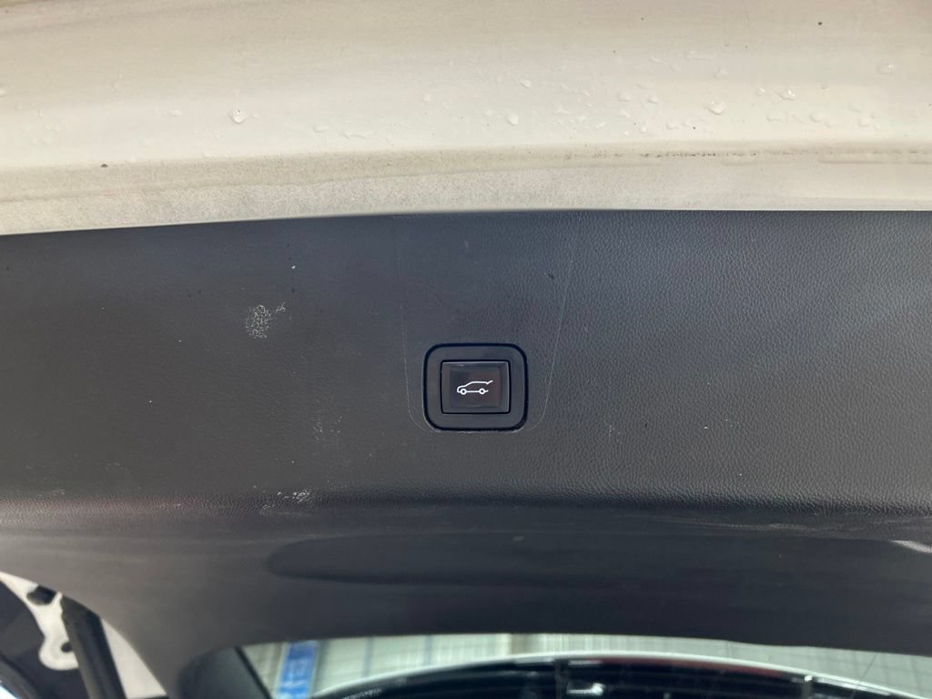 Used 2019 Chevrolet Traverse RS w/ LPO, Floor Liner Package AWD/4WD image 32