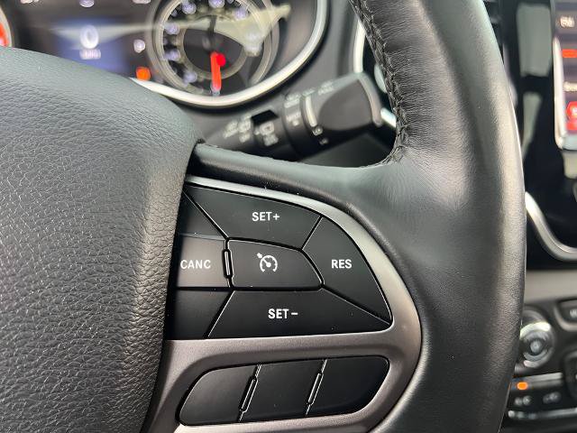 Used 2019 Jeep Cherokee Limited w/ Luxury Group AWD/4WD image 17