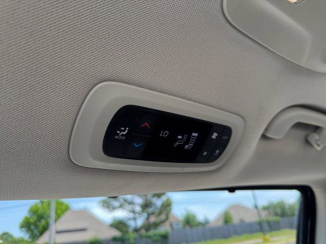 Used 2017 Chrysler Pacifica Touring-L Plus w/ Advanced Safetytec Group FWD image 24