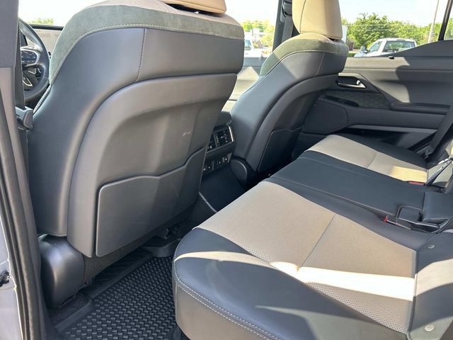 Used 2024 Lexus GX 550 AWD/4WD image 18