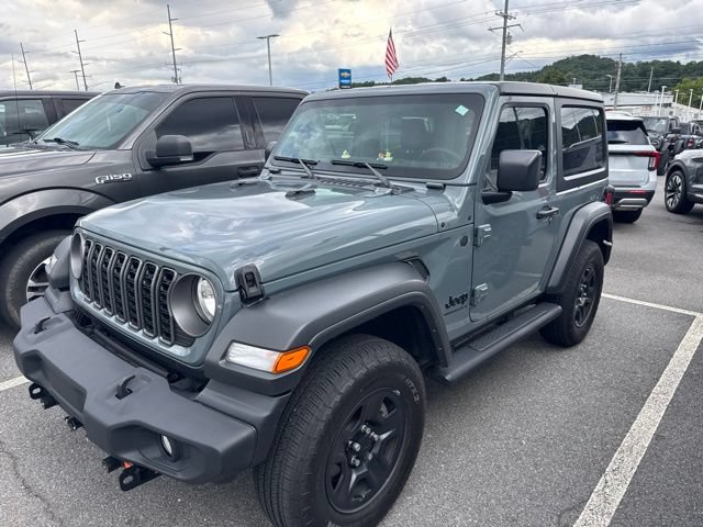 Used 2025 Jeep Wrangler Sport AWD/4WD image 18