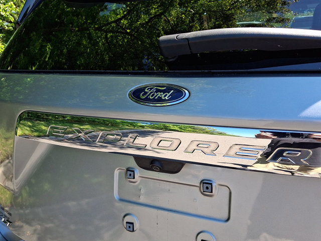 Certified 2023 Ford Explorer XLT w/ Equipment Group 202A AWD/4WD image 30