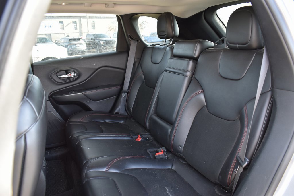 Used 2019 Jeep Cherokee Trailhawk w/ Comfort/Convenience Group image 7