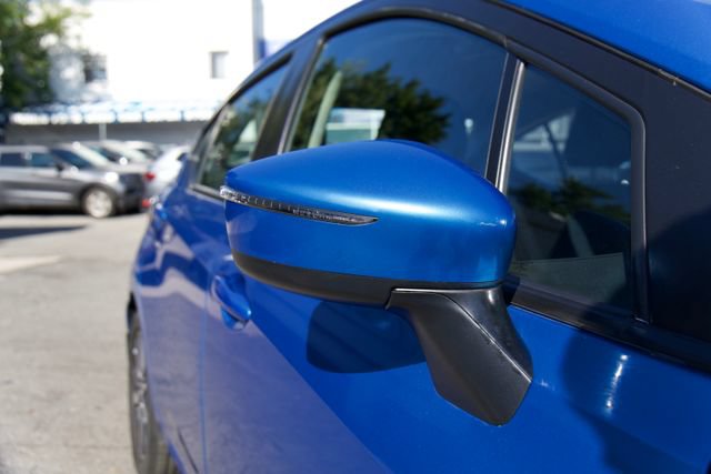 Used 2020 Nissan Versa SV FWD image 11