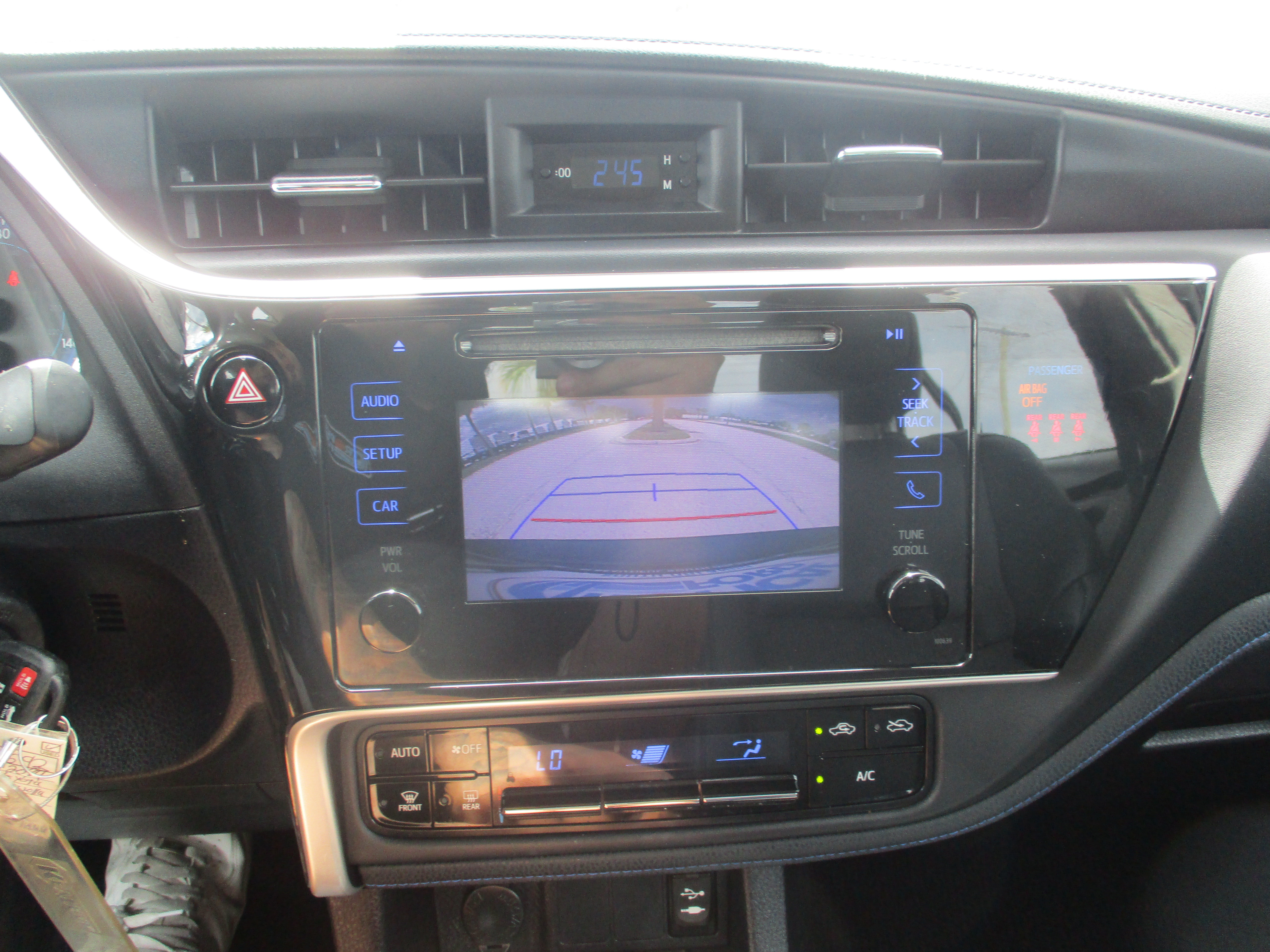 Used 2019 Toyota Corolla SE FWD image 17