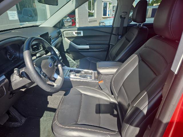 Certified 2023 Ford Explorer XLT w/ Equipment Group 202A AWD/4WD image 10