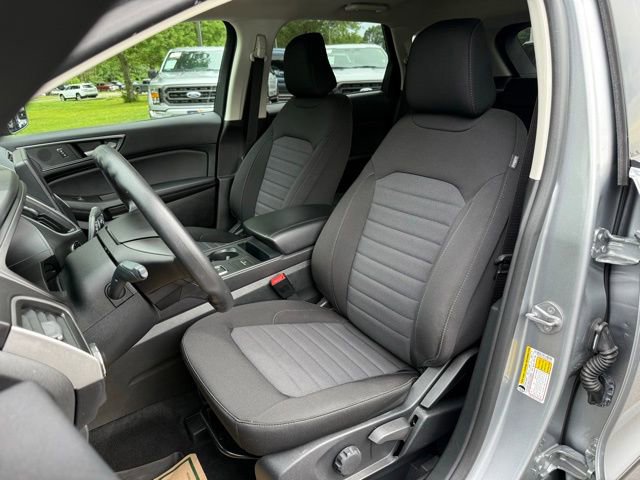 Certified 2024 Ford Edge SE w/ Black Appearance Package image 14